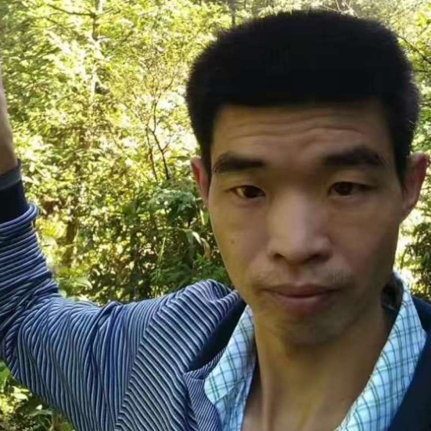 宝贝等待平淡的照片