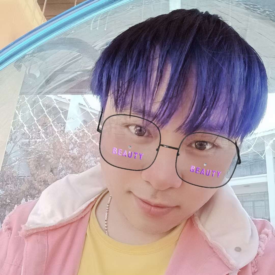 稳重的学长的照片