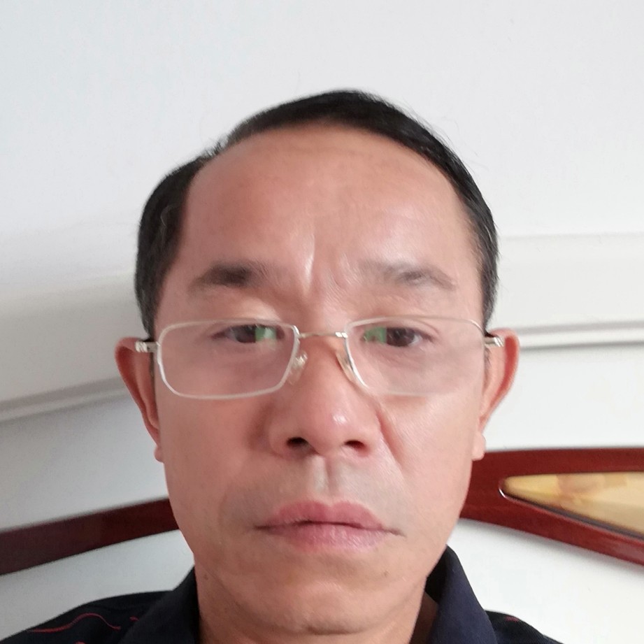寂冷板凳的照片