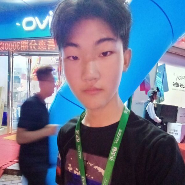 妩媚保卫发卡的照片