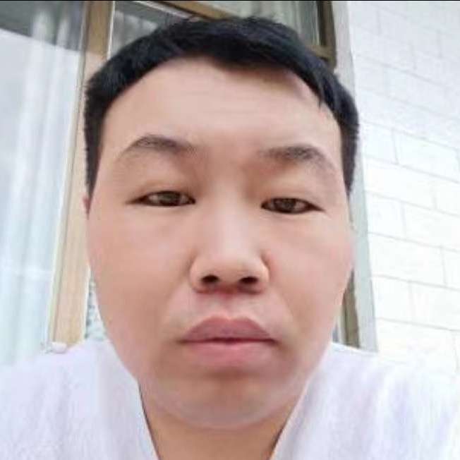 眯眯眼保卫毛巾的照片