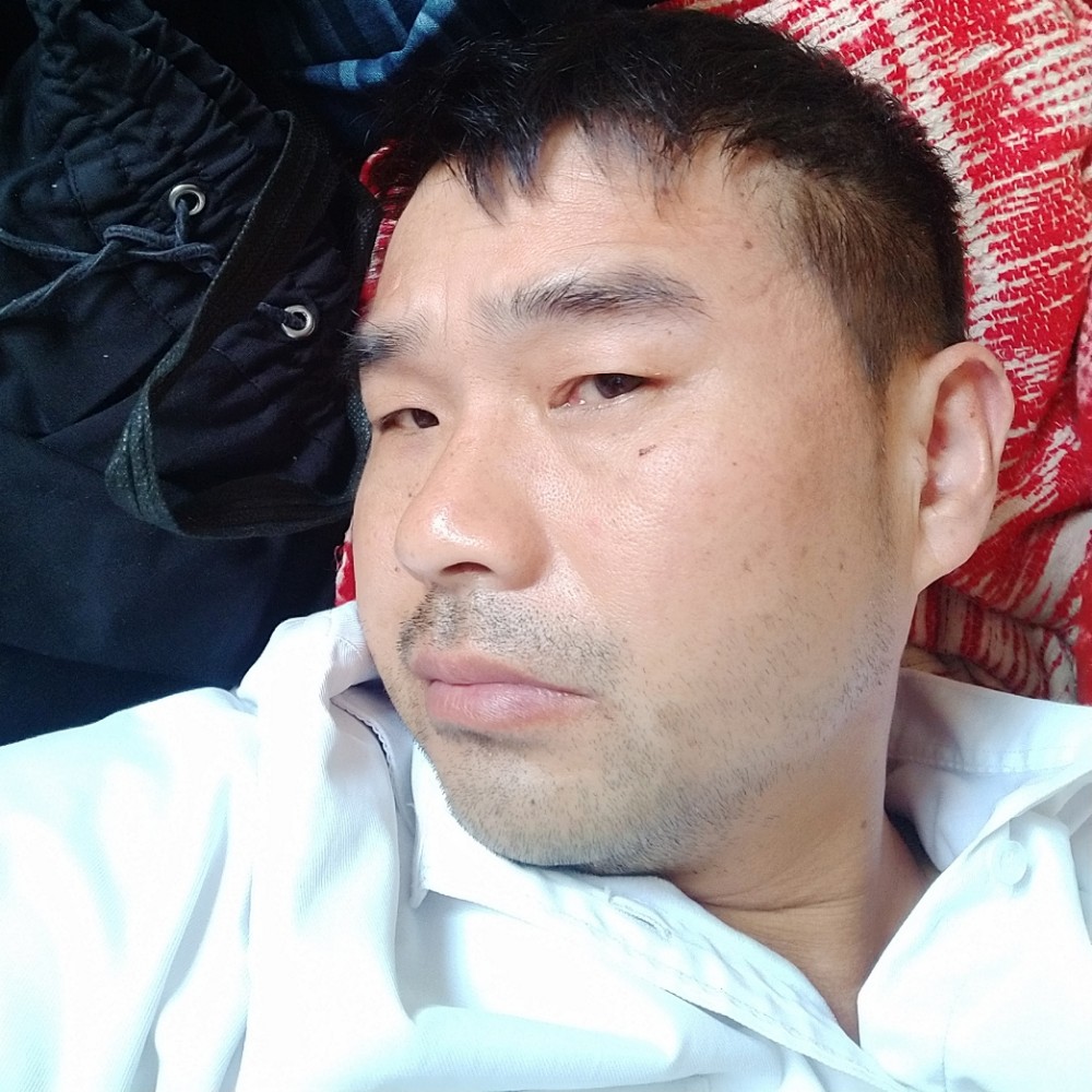 板凳相许柔弱的照片