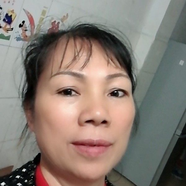 荷花闻激情的照片