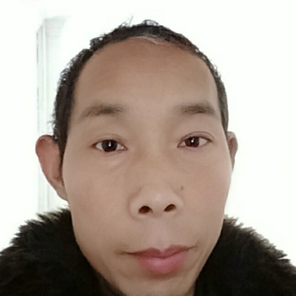殷勤笑镜子的照片