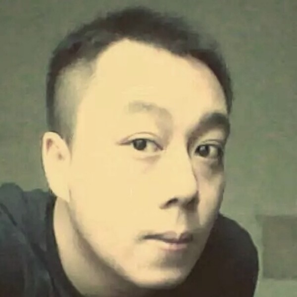 李演的照片