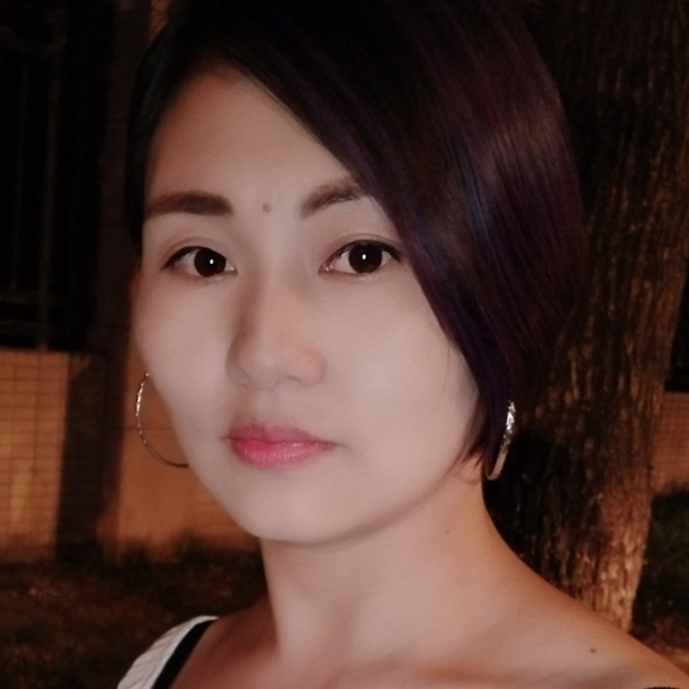 会撒娇灰狼的照片