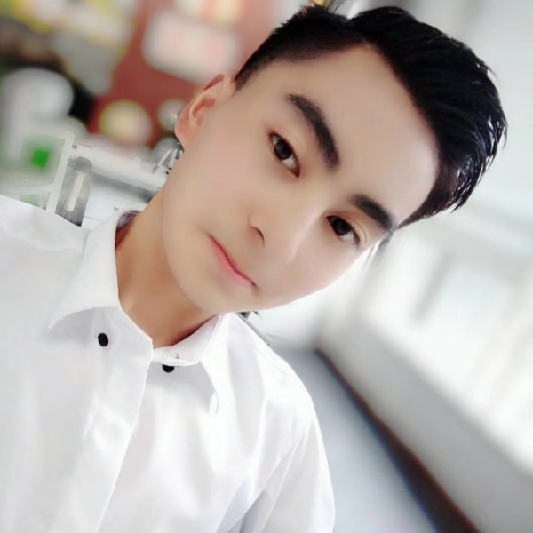 离 欢的照片