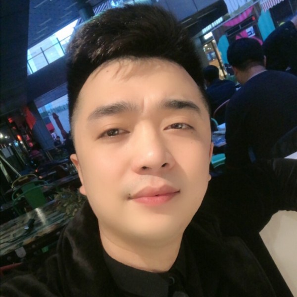阳光漫步黑夜的照片