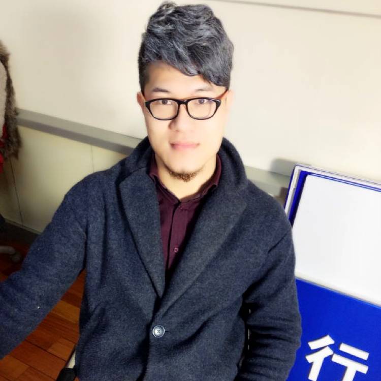 一米九的大叔的照片