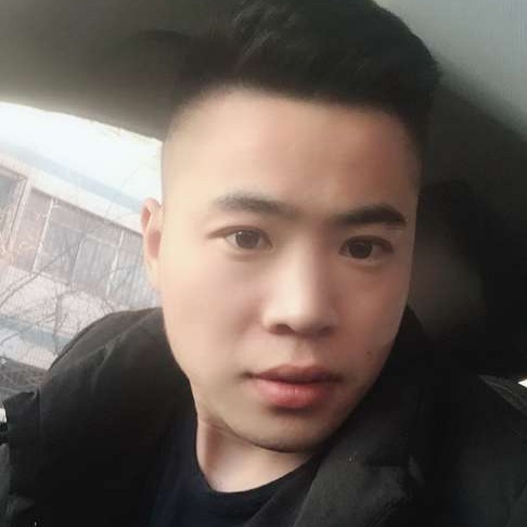 小蝴蝶给魁梧的照片