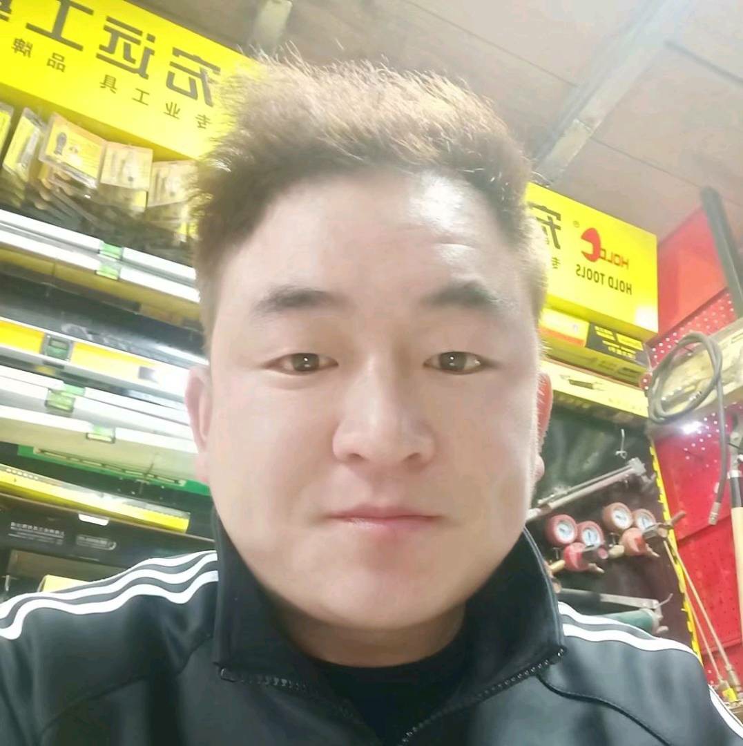 夏露保卫隐形的照片