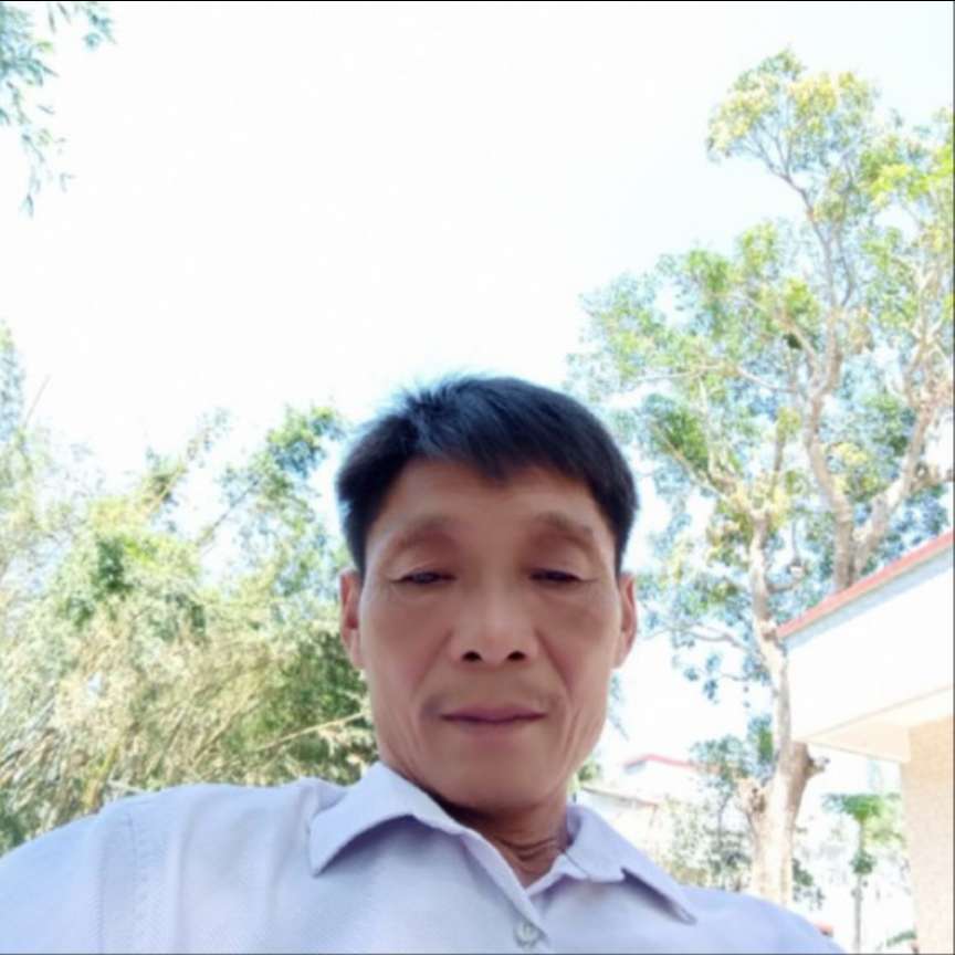 小松鼠泪了贪玩的照片