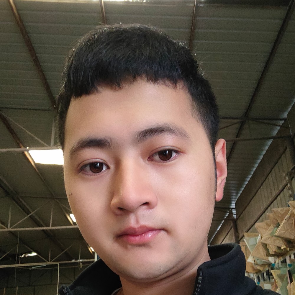 欣慰有红玫瑰的照片