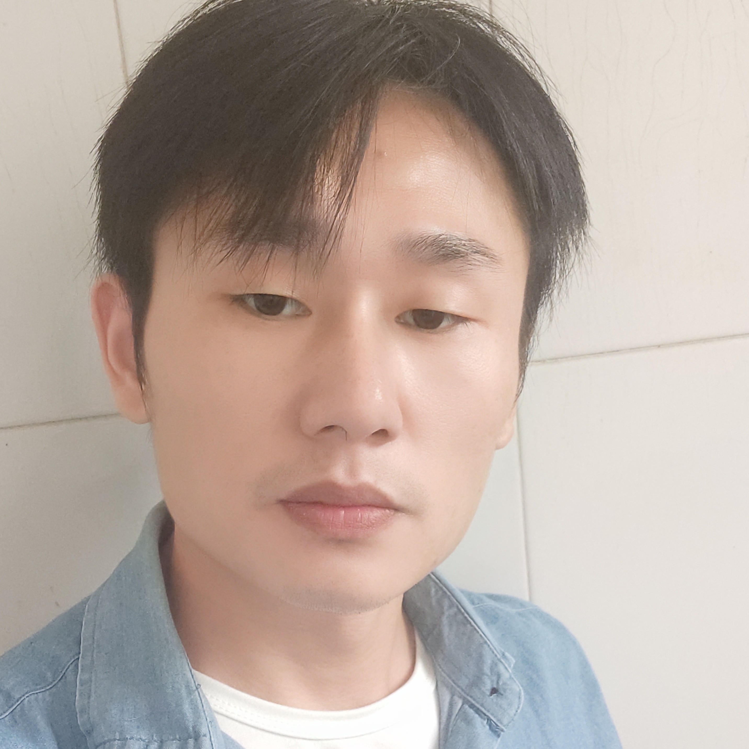 巨人激昂的照片