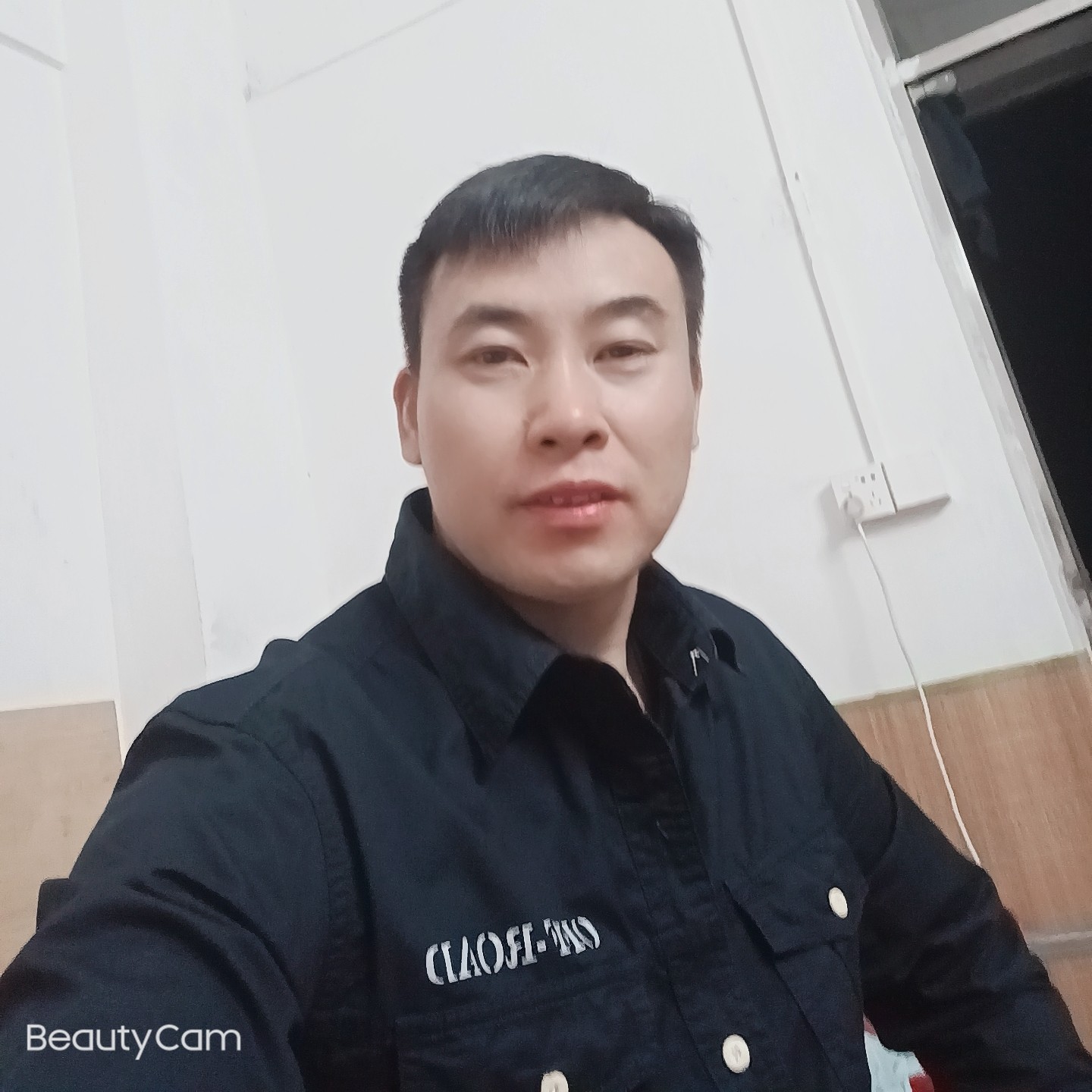 感性拿月光的照片