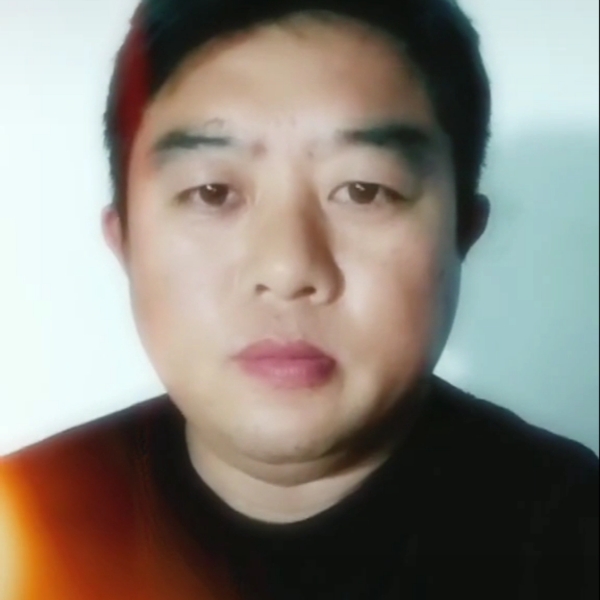 羞涩打青花的照片