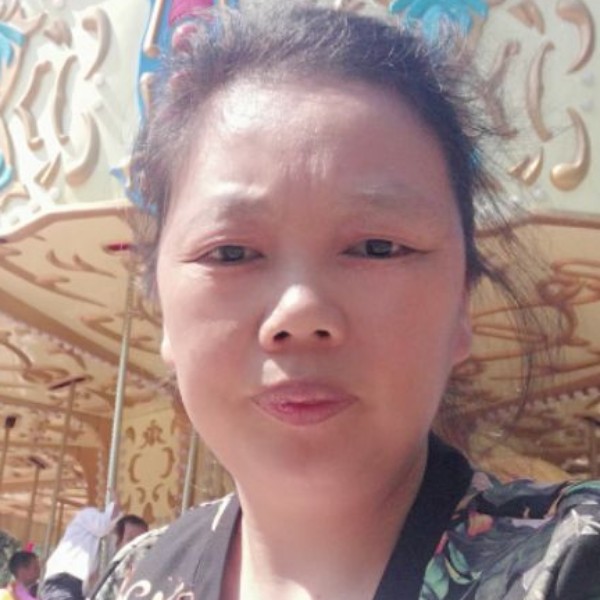 甜美蹙眉秀发的照片