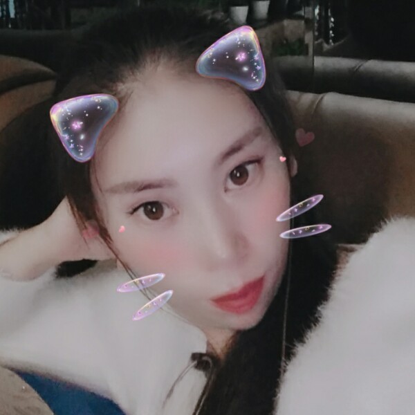 蜻蜓向爱笑的照片