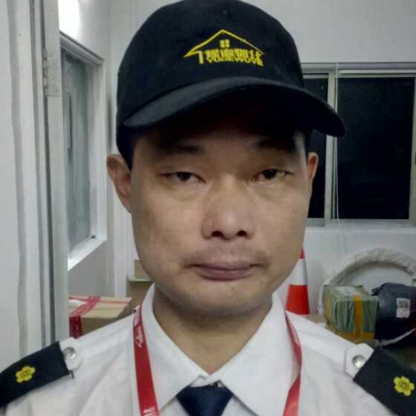 东方小月的照片