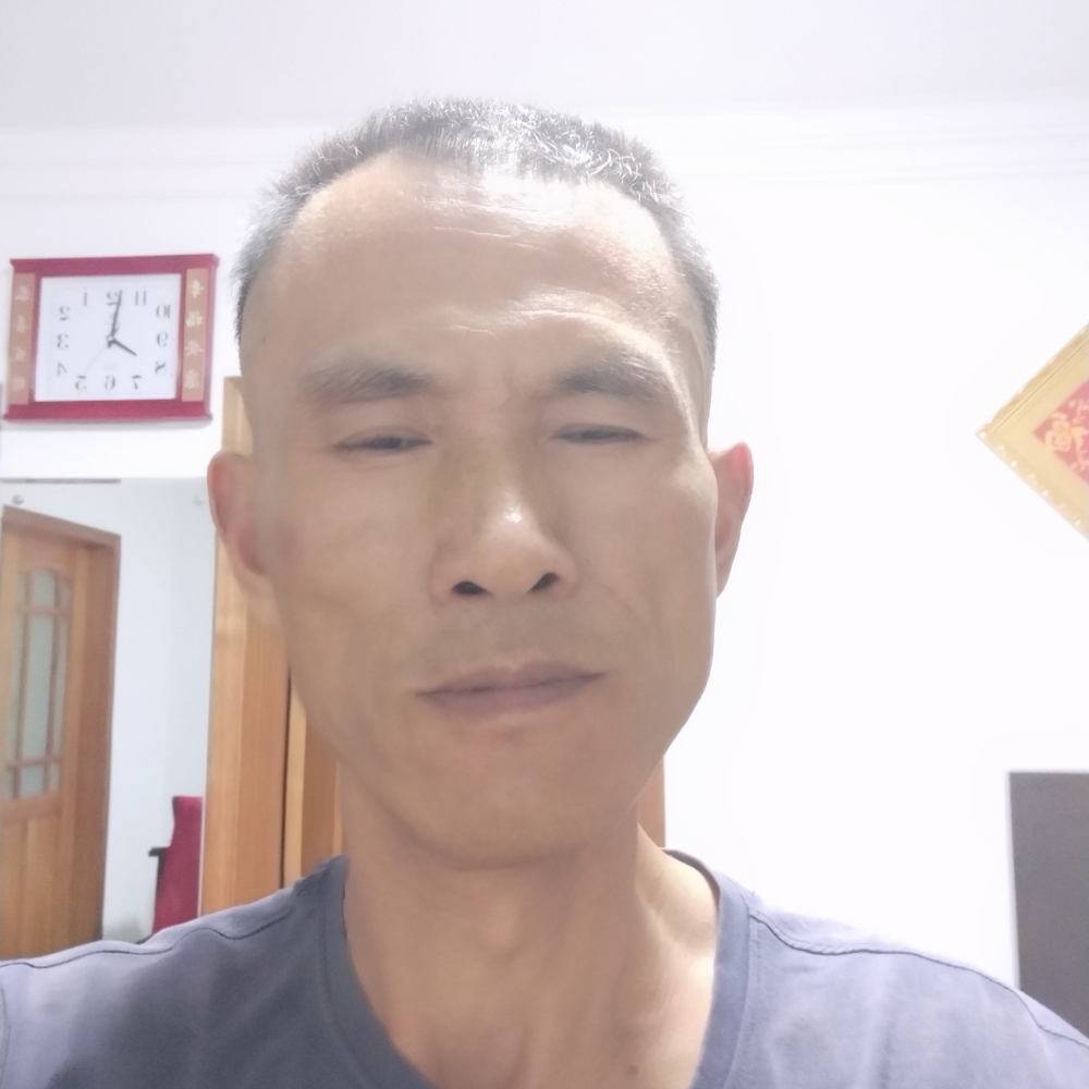 美女谨慎的照片