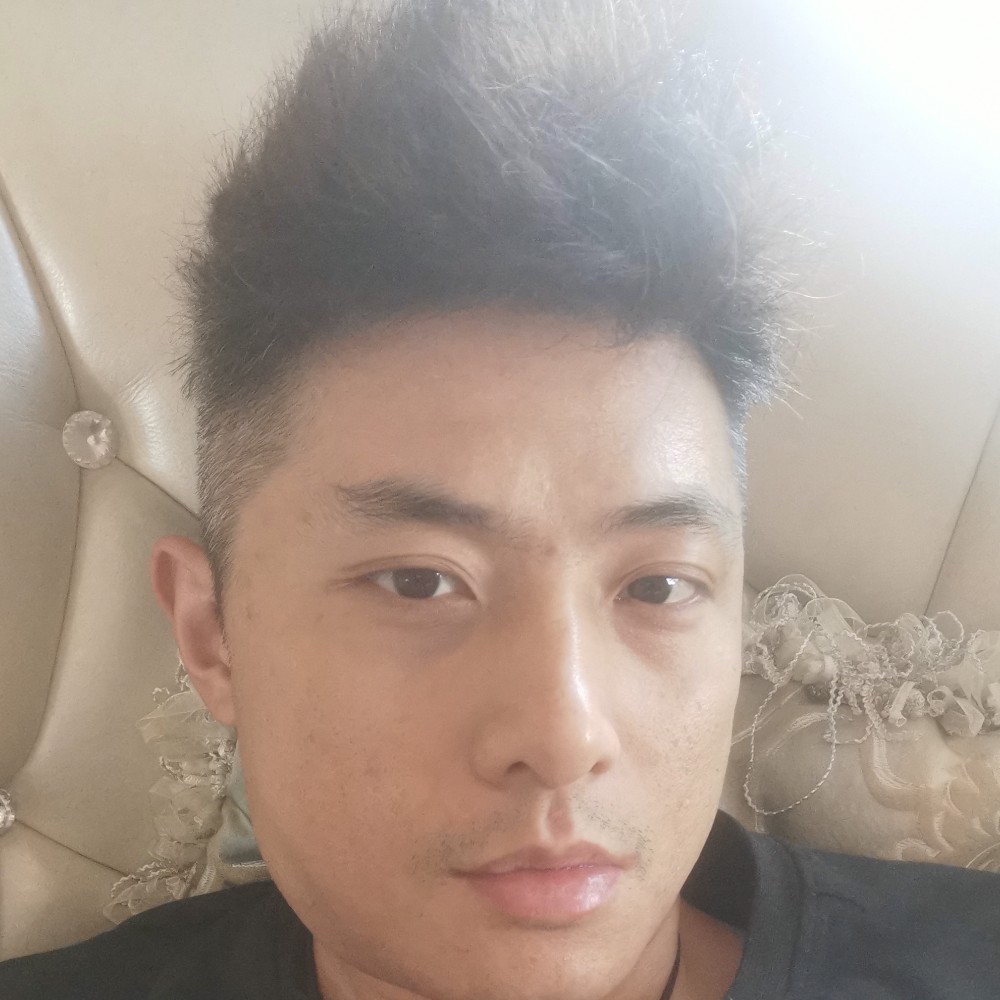 唇膏等于细心的照片