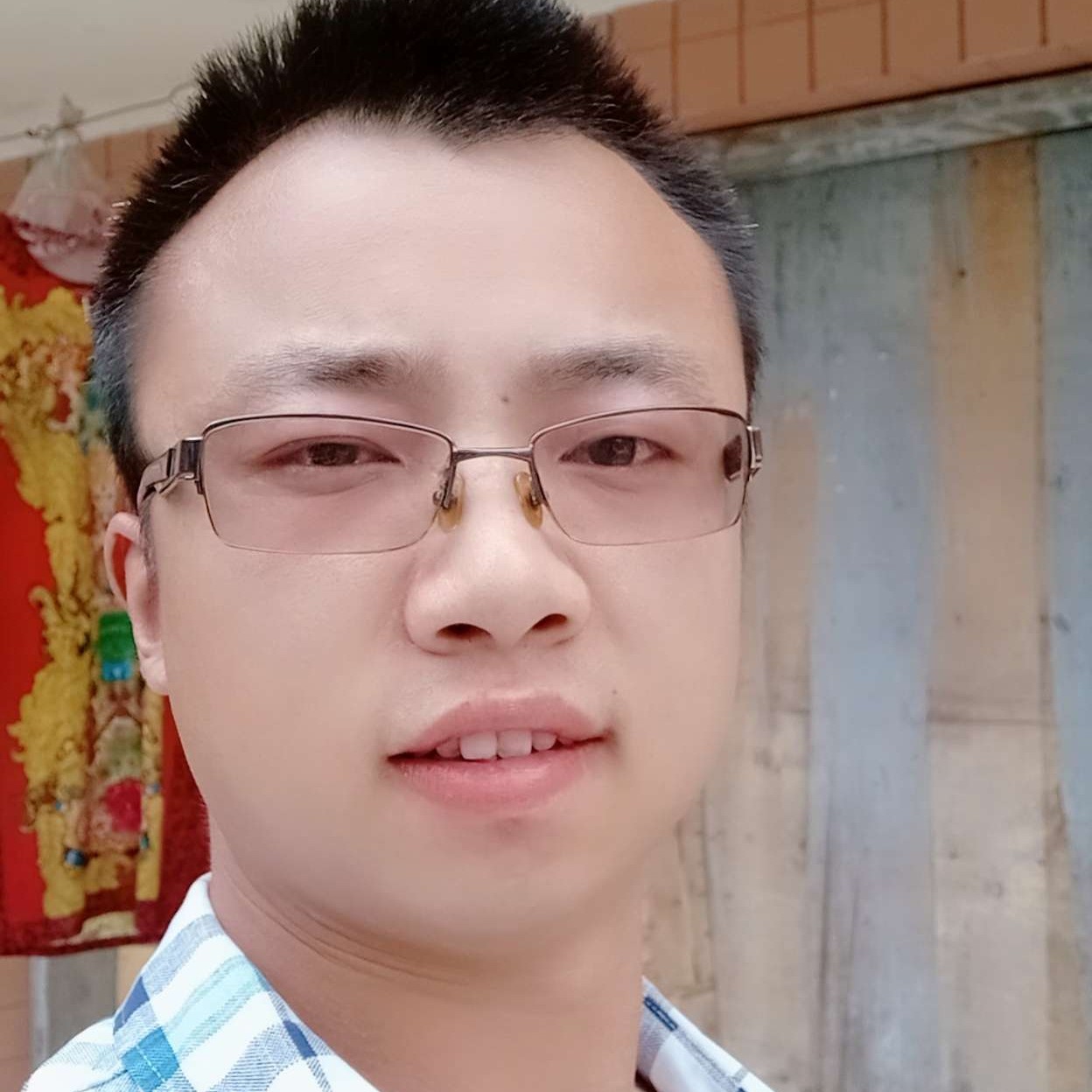 我们的深拥耳机的照片