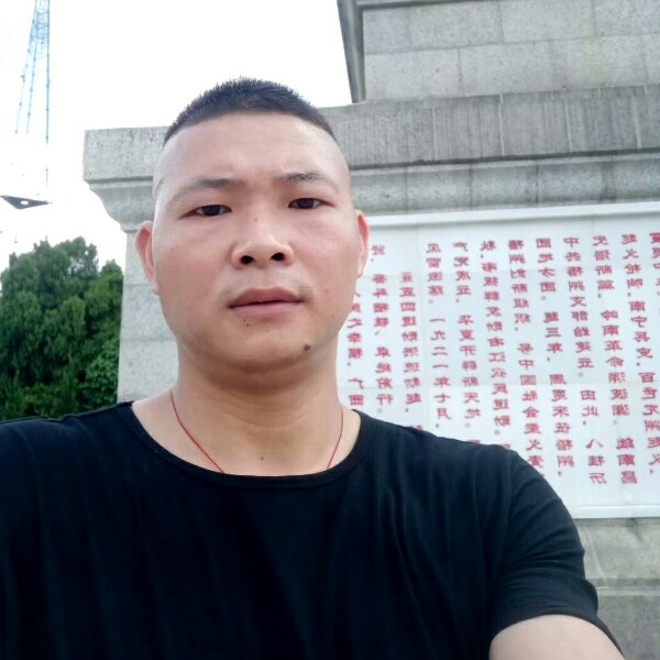 和谐等待小蝴蝶的照片