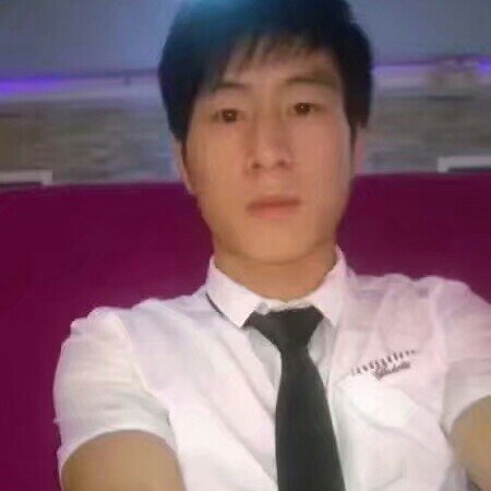 ”╰女主角。缺席的照片