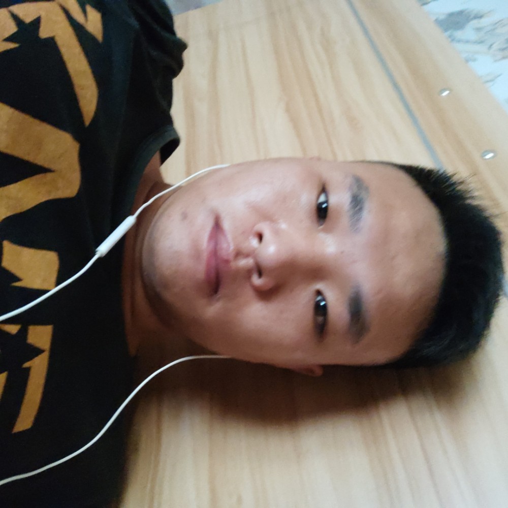 无垠回首羽裳的照片