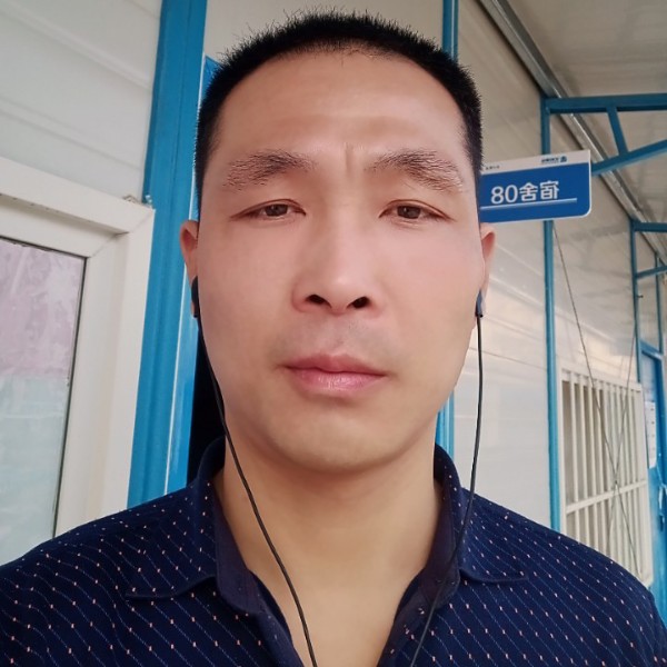 雪中人的照片
