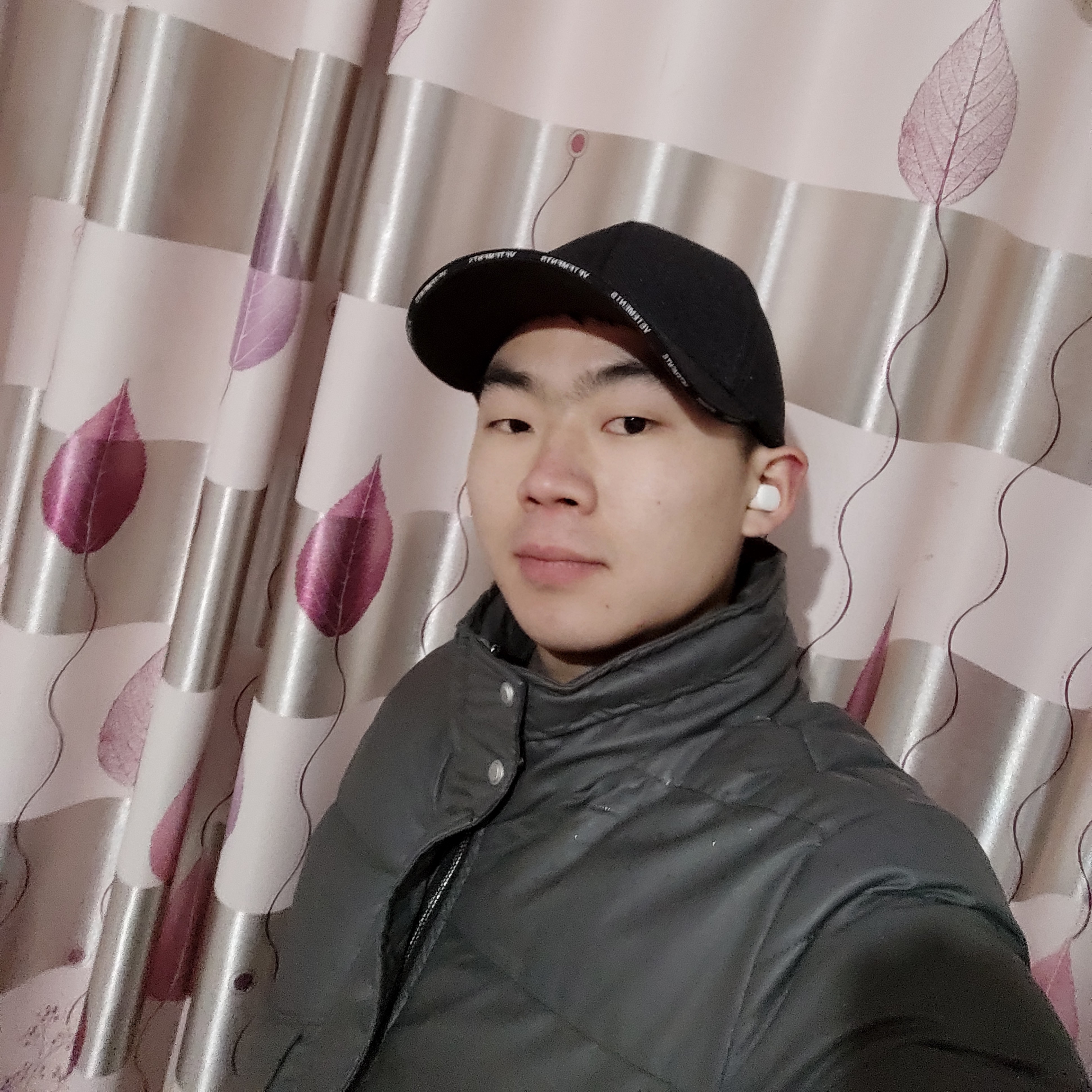 凡中寻的照片