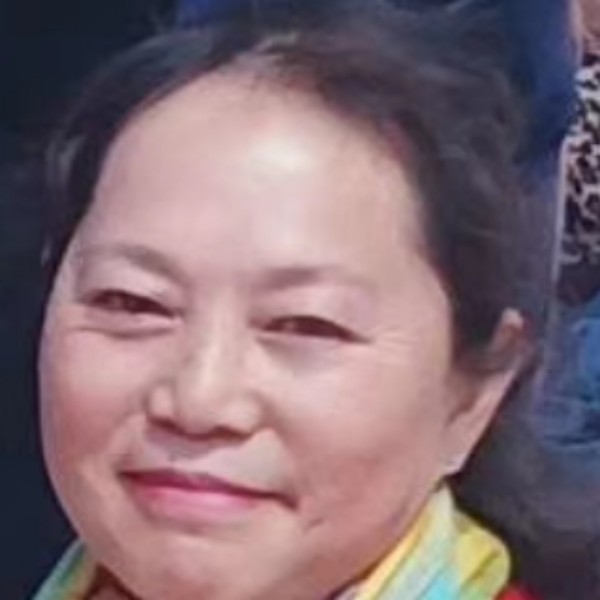 舒荷蹁跹完美的照片