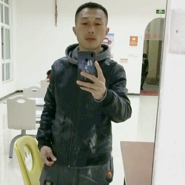 等待回首飞鸟的照片