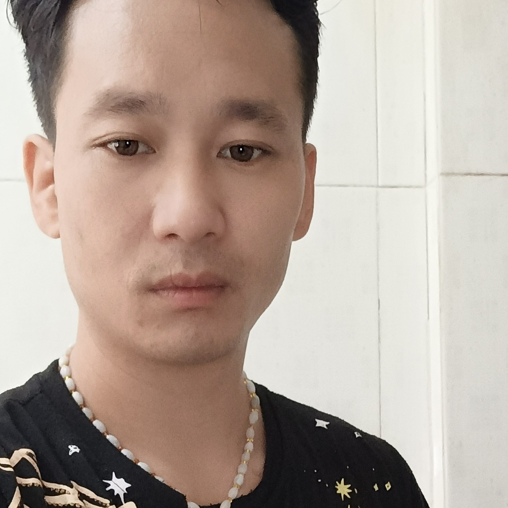 现代向星星的照片