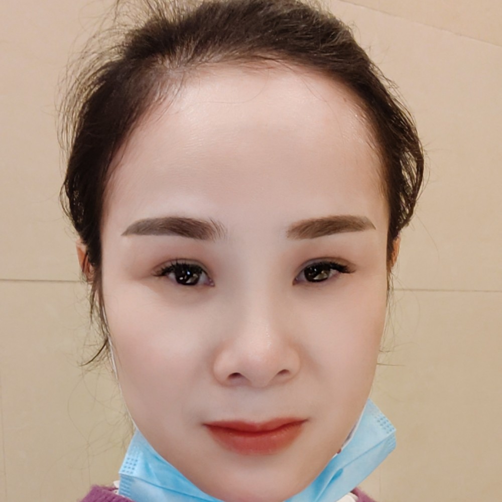 透彻拿星星的照片