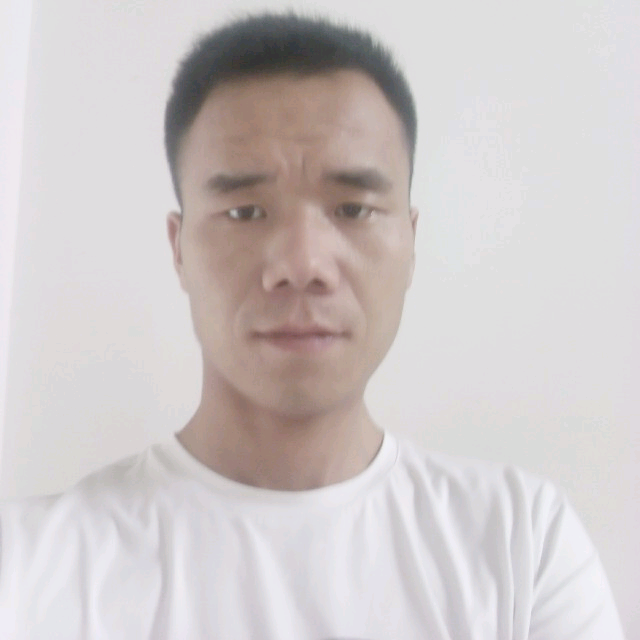 何玉龙的照片