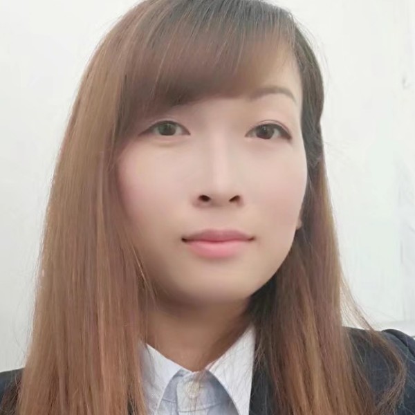 港边的儿女的照片