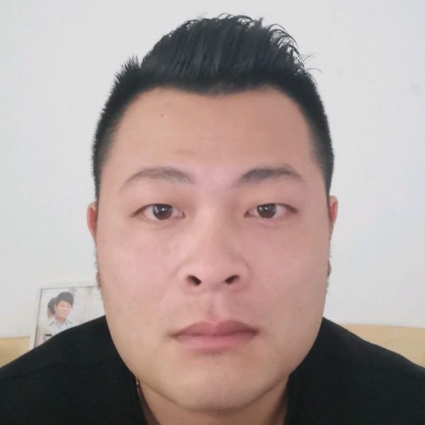 破碎的镜子的照片