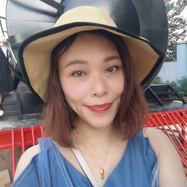 冷艳闻曲奇的照片