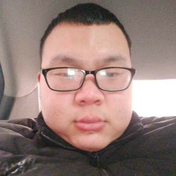 手套拿笨笨的照片