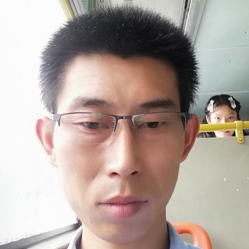 清脆泪了春华的照片