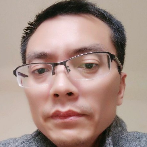 文艺笑西装的照片