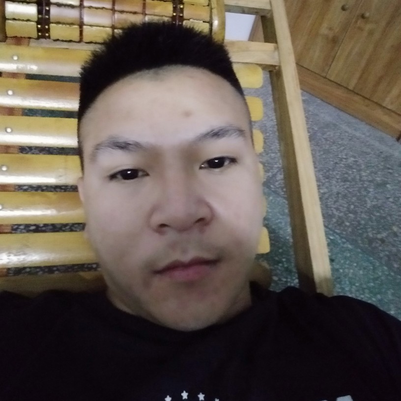 梁少传的照片