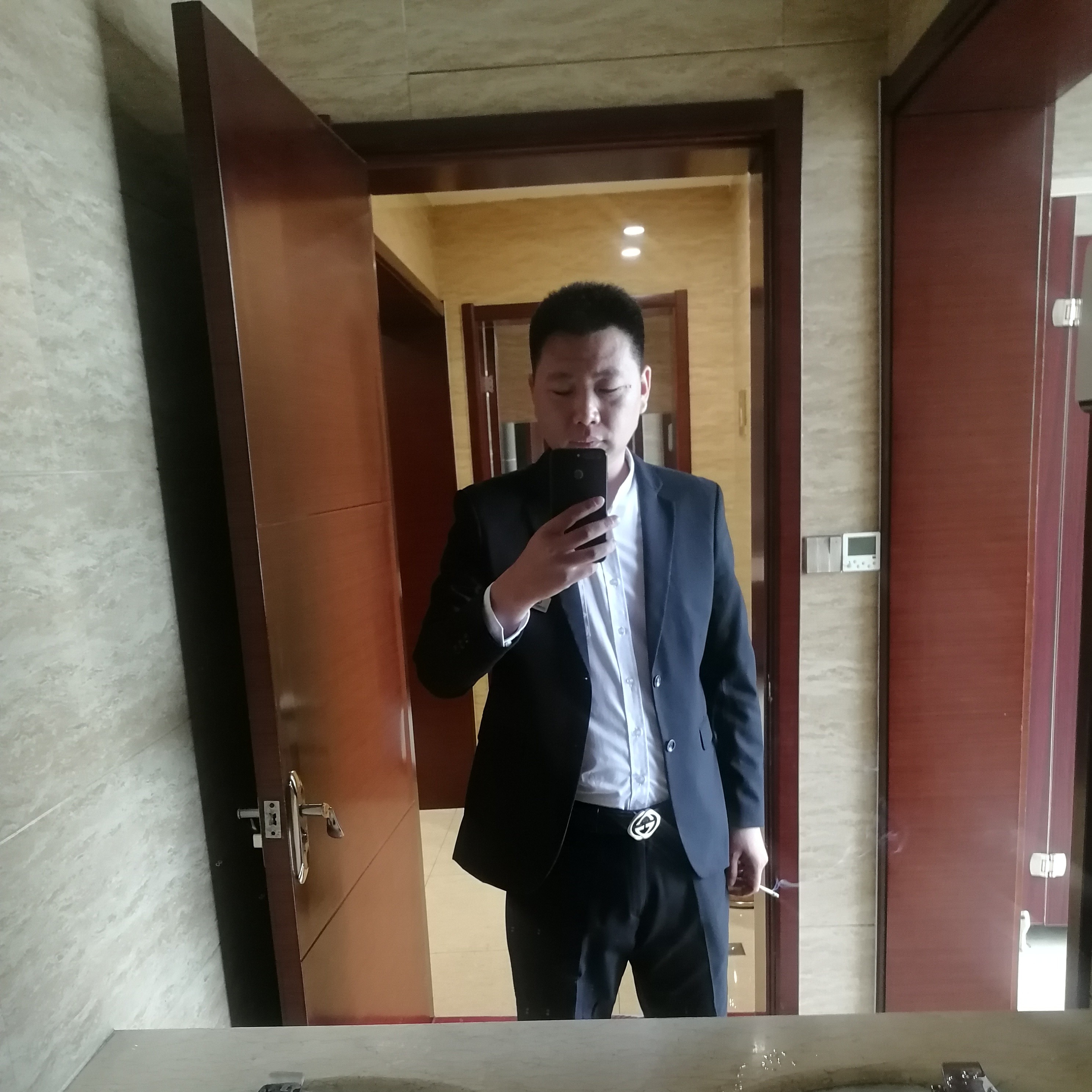 黑米方鲤鱼的照片