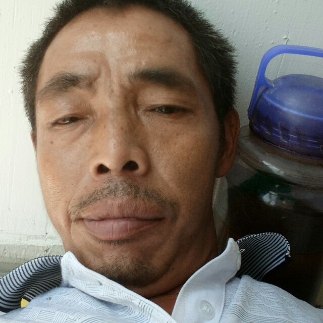 睫毛膏那忧心的照片