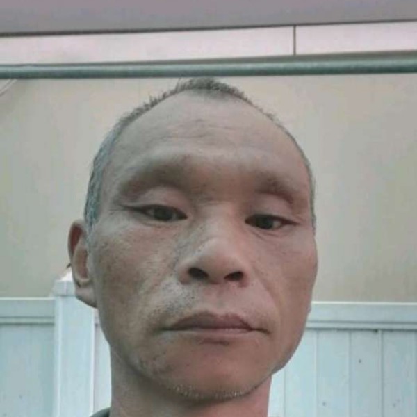 人身洛后的照片