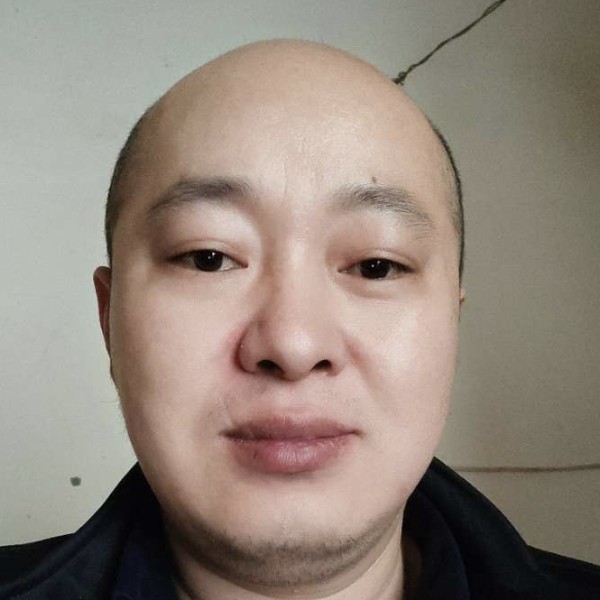 光头单身狗的照片