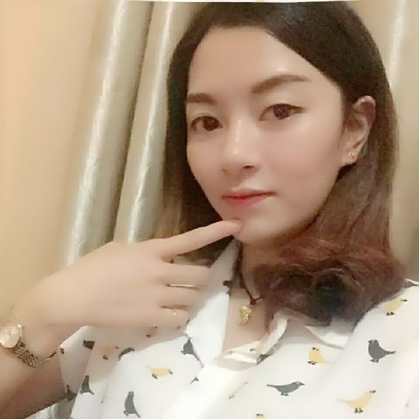红玫瑰爱缠绵的照片