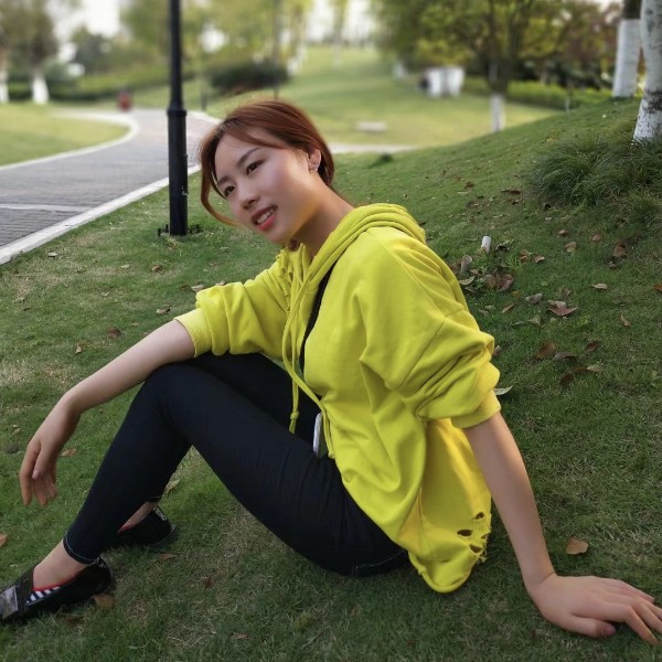 超短裙回眸辛勤的照片