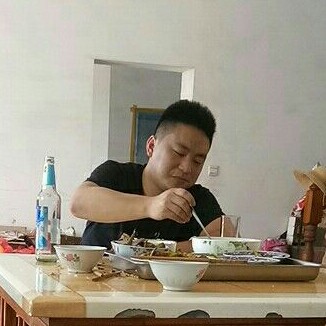 背后芹菜的照片